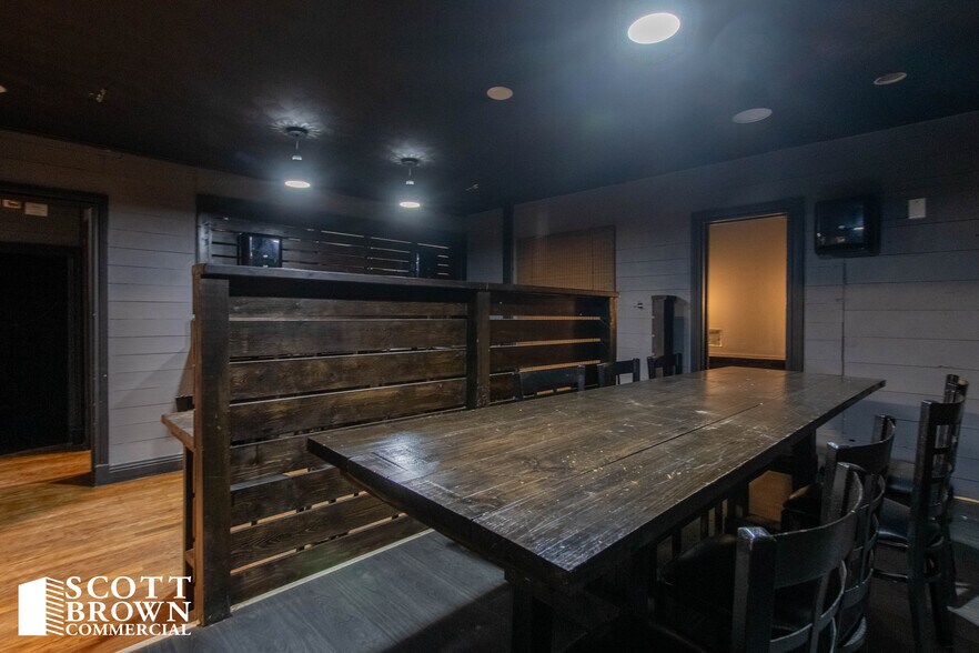 More Photos Of 424 Bryan St, Denton Restaurant For Sale