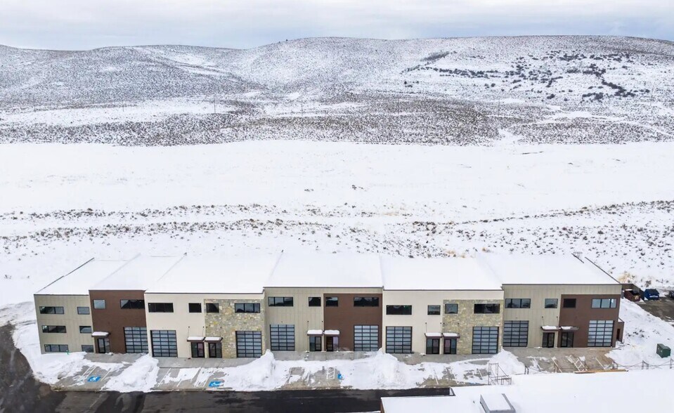 More Photos Of 4518 Forestdale Dr, Park City Office Residential For Lease