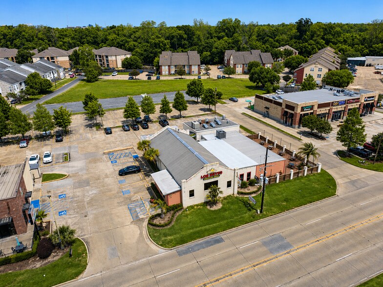 More Photos Of 1072 W Lee Dr, Baton Rouge General Retail For Lease