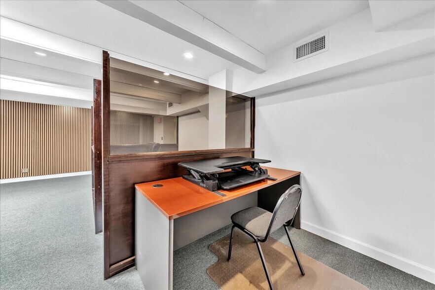 More Photos Of 500 NE 25th St, Pompano Beach Flex For Lease