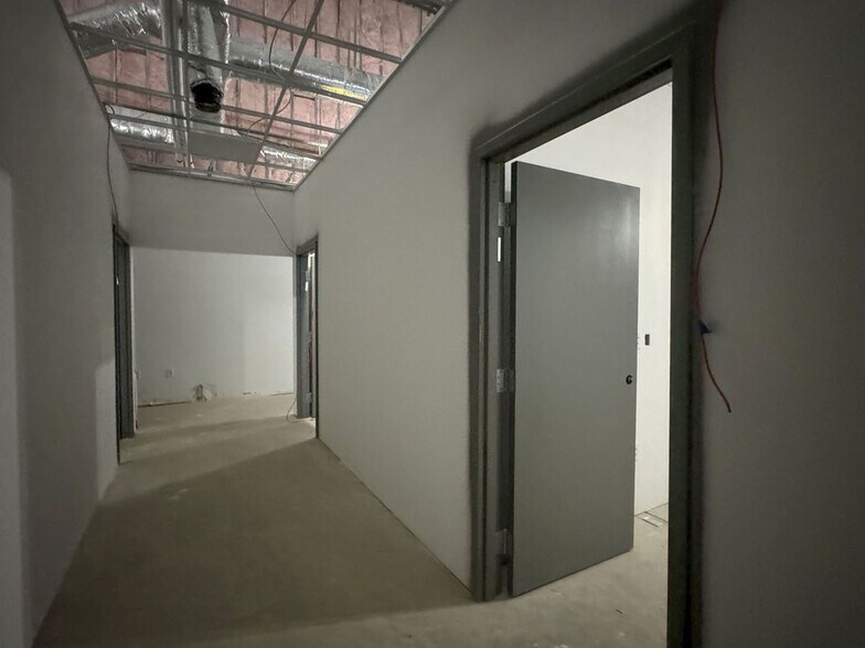 More Photos Of 369 Enterprise Dr, Batesville Industrial For Sale