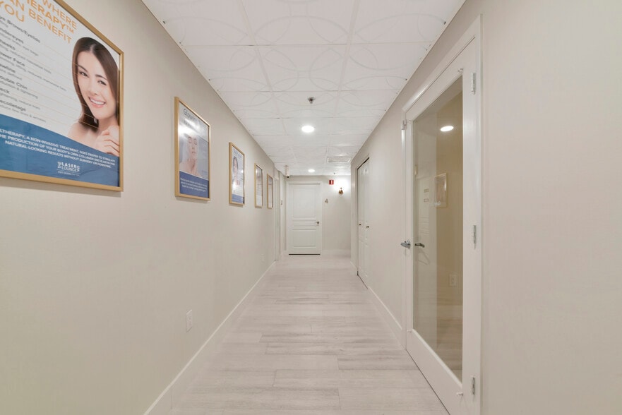 More Photos Of 1345 2nd St, Sarasota Office Residential For Sale