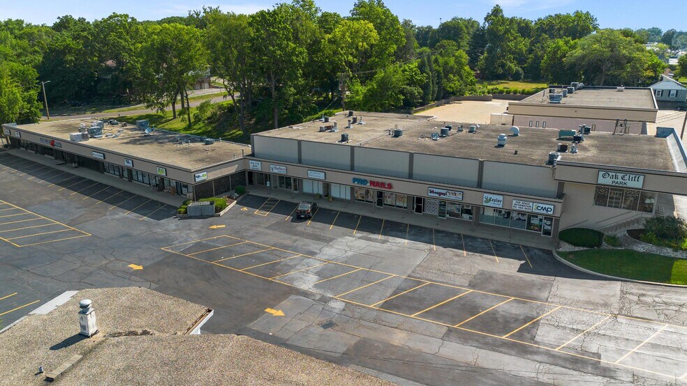 More Photos Of 4408 N Knoxville Ave, Peoria Unknown For Lease