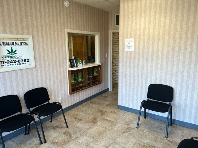 More Photos Of 1901 19th St, Nitro Medical For Lease