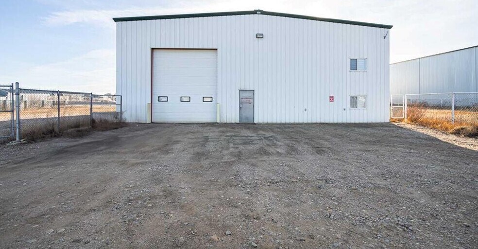 More Photos Of 39 Production Av, Vermilion River County No 24 Service For Sale