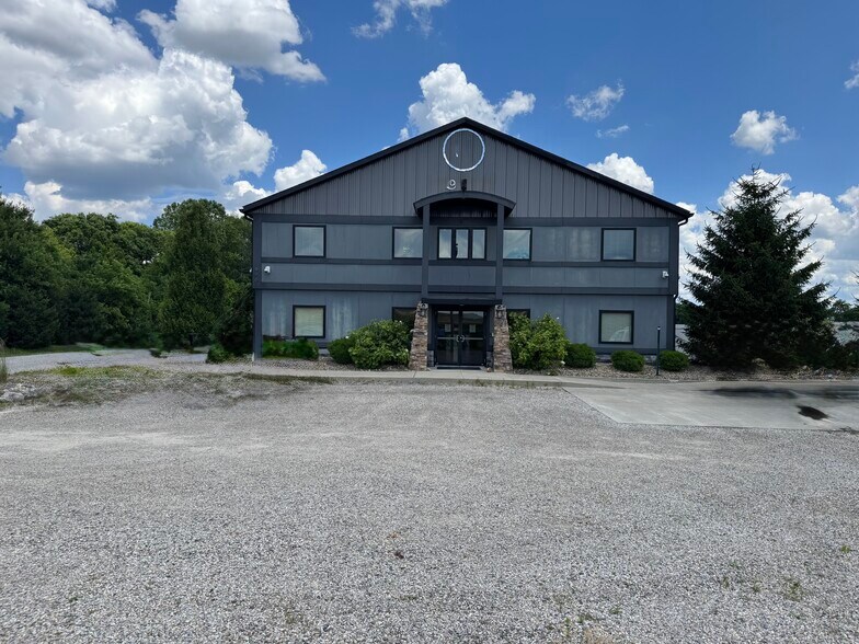 More Photos Of 996 Thornwood Dr, Heath Office For Sale