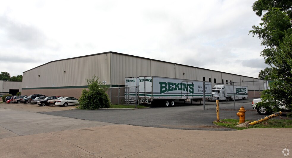 Primary Photo Of 15111 Farm Creek Dr, Woodbridge Warehouse For Lease