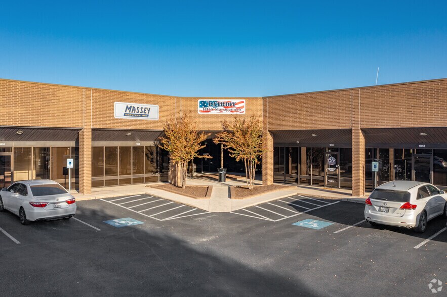 More Photos Of 1850-1900 Grandstand Dr, San Antonio Unknown For Lease