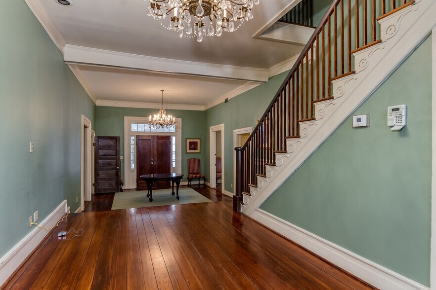 More Photos Of 2606 8th St, Tuscaloosa Office For Sale