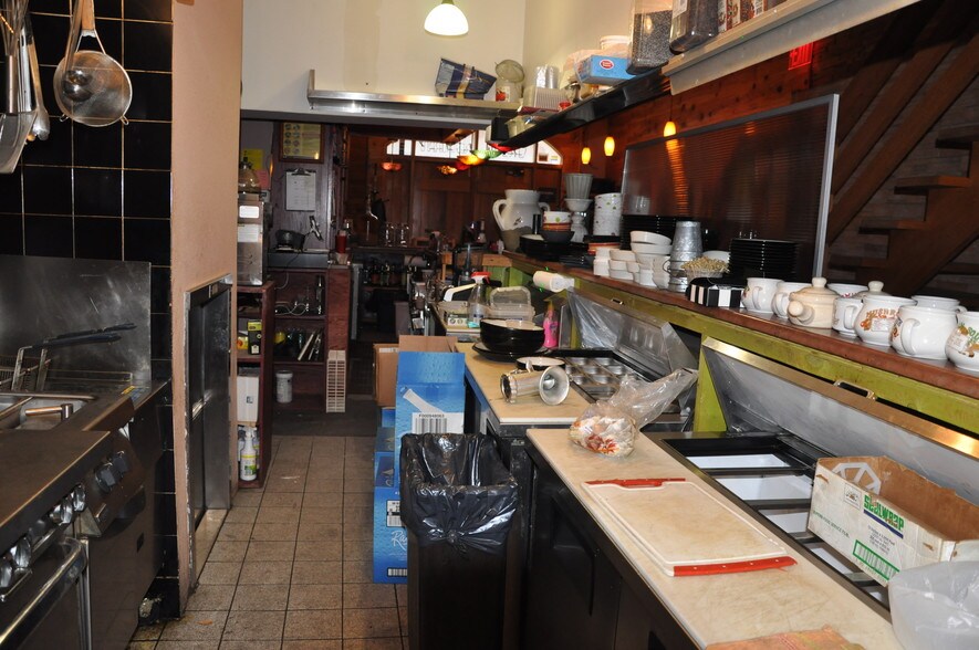 More Photos Of 5909 71st Ave, Ridgewood Restaurant For Lease