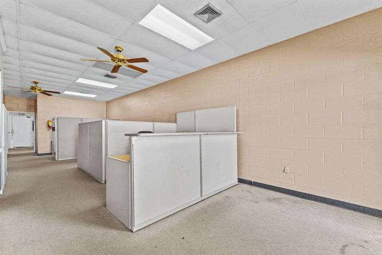 More Photos Of 1208 W Pine St, Hattiesburg Office For Lease