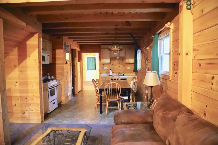 More Photos Of 500 Dodge Ridge Rd, Pinecrest Hotel For Sale