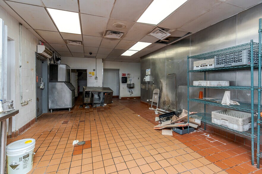 More Photos Of 241 Eastern Byp, Richmond Restaurant For Lease