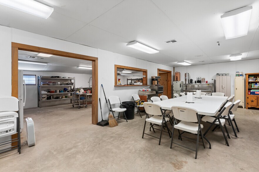 More Photos Of 2692 Highway 105 W, Navasota Specialty For Sale