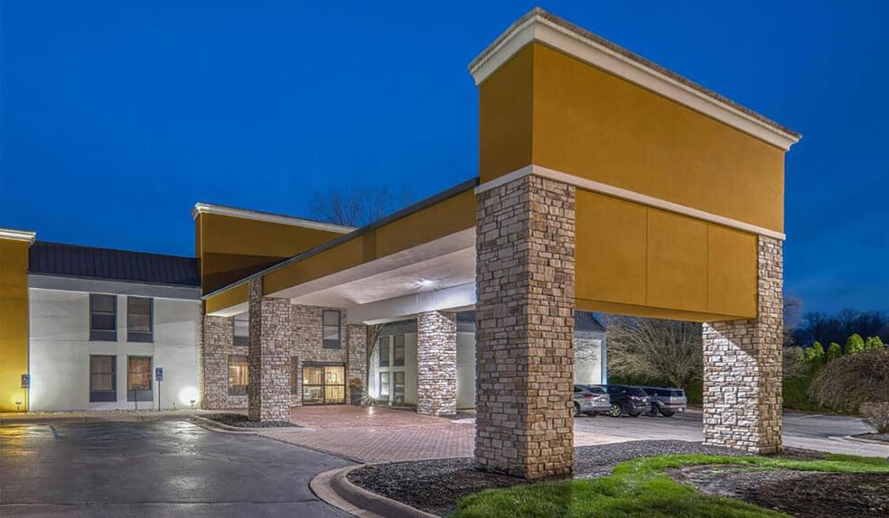 More Photos Of 1030 State Road 229, Batesville Hotel For Sale