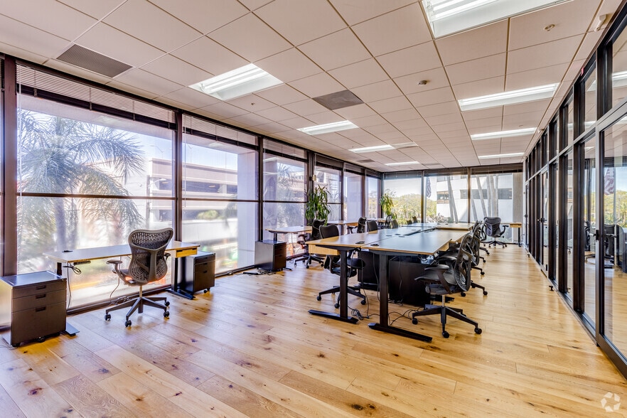 More Photos Of 600 Cleveland St, Clearwater Office For Lease