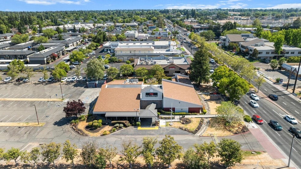 More Photos Of 1400 Howe Ave, Sacramento Restaurant For Lease