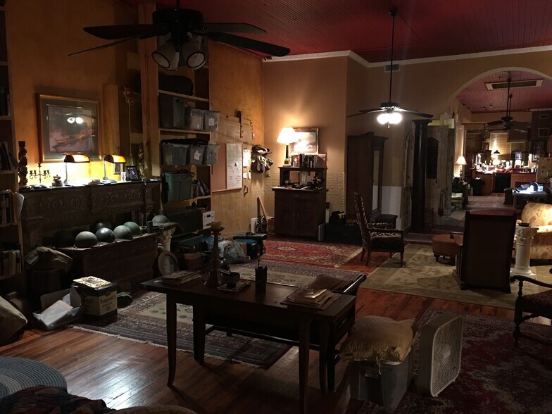 More Photos Of 414 W Main St, Denison General Retail For Sale