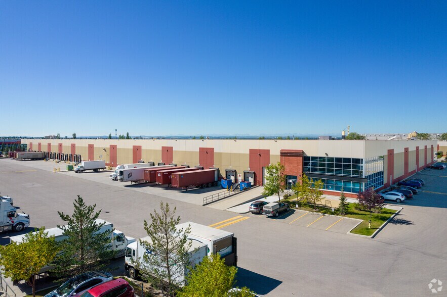 More Photos Of 4000 106th Ave SE, Calgary Warehouse For Lease