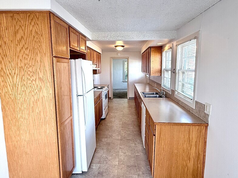 More Photos Of 2301 Willamette St, Eugene Apartments For Sale