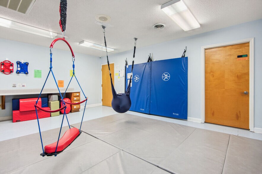 More Photos Of 217-219 Station St, Jacksonville Medical For Lease