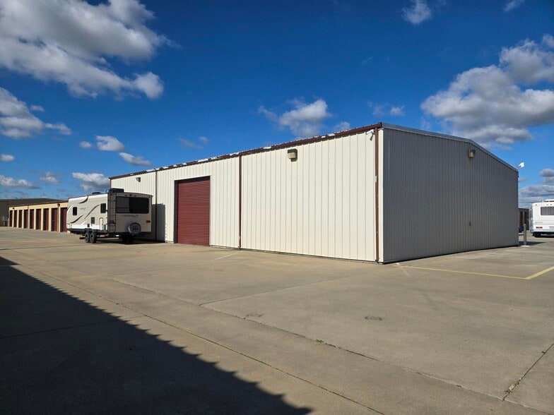 Primary Photo Of 1431 S Stockton St, Lodi Self Storage For Lease