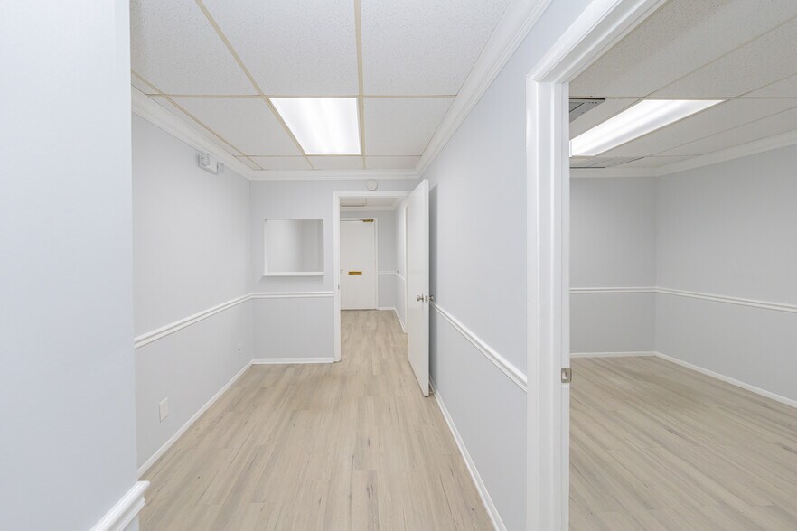 More Photos Of 2880 W Oakland Park Blvd, Fort Lauderdale Office Residential For Sale