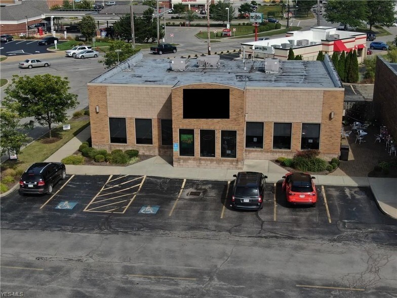 More Photos Of 540 Water St, Chardon Fast Food For Lease