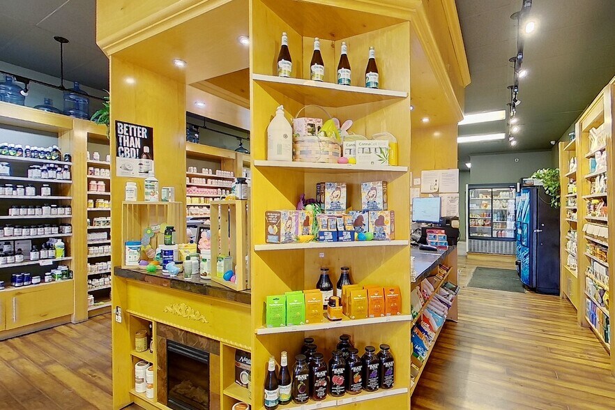 More Photos Of 101 Clarence St, Port Colborne General Retail For Sale