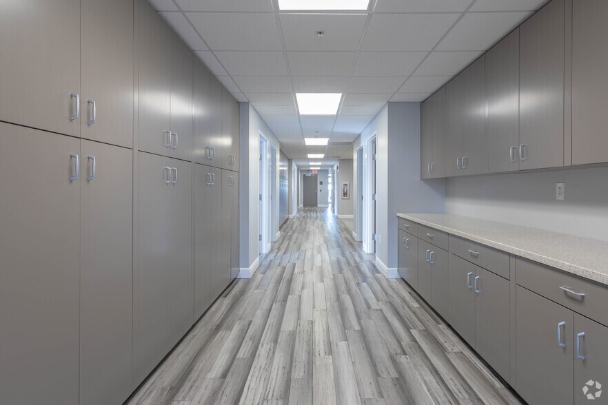 More Photos Of 1725 W Dr Martin Luther King Jr Blvd, Tampa Medical For Lease