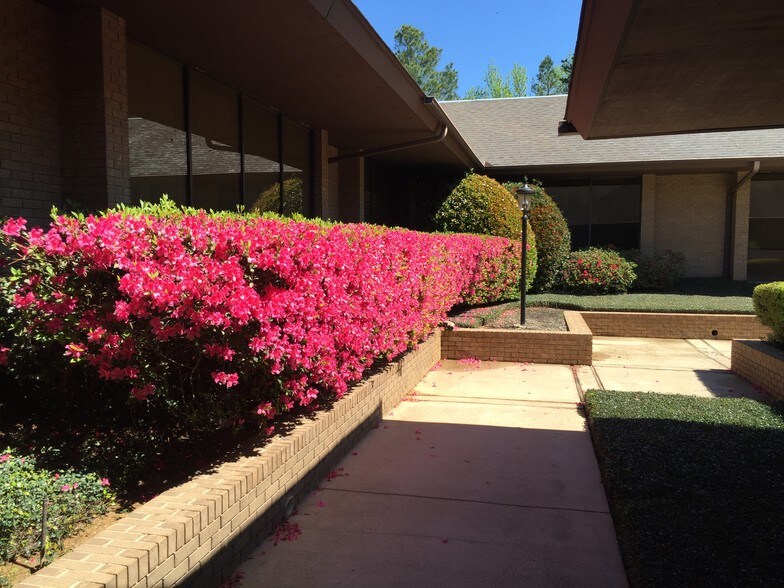 More Photos Of 1121 E Southeast Loop 323, Tyler Office Residential For Lease