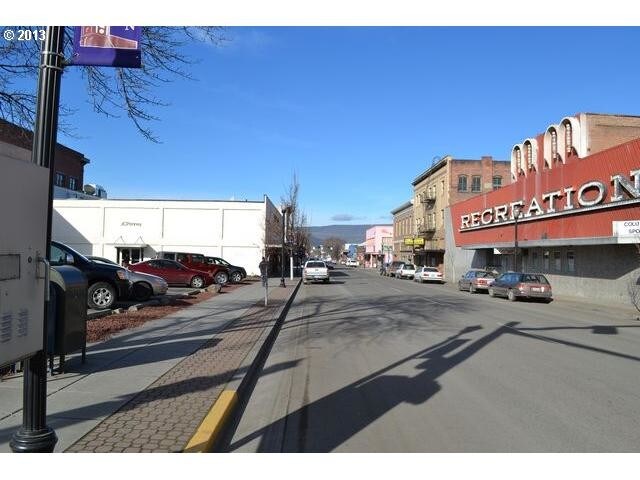 More Photos Of 212 E 2nd St, The Dalles Storefront For Sale