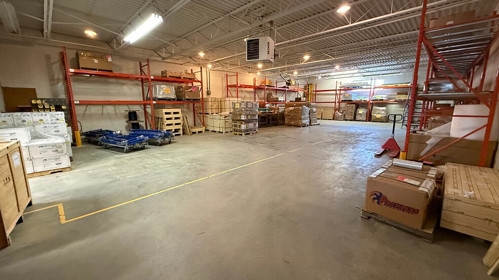 More Photos Of 112 King Edward E st, Winnipeg Warehouse For Lease