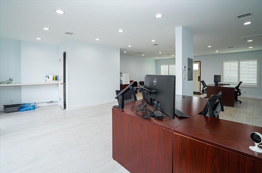 More Photos Of 1913 E 17th St, Santa Ana Office For Sale