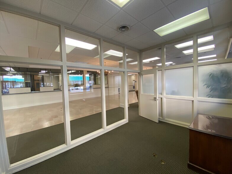 More Photos Of 118 N Liberty St, Jackson Coworking Space