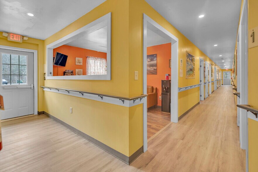 More Photos Of 106 Carr St, Nicholson Assisted Living For Sale