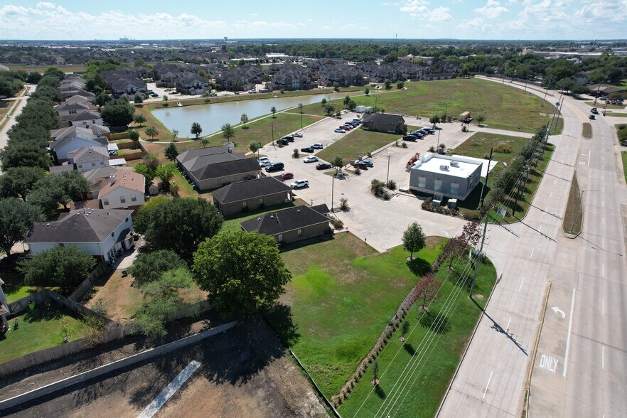 More Photos Of 5222-5226 Reading Way, Rosenberg Medical For Sale