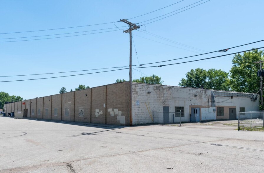 More Photos Of 15200 Puritas Ave, Cleveland General Retail For Sale