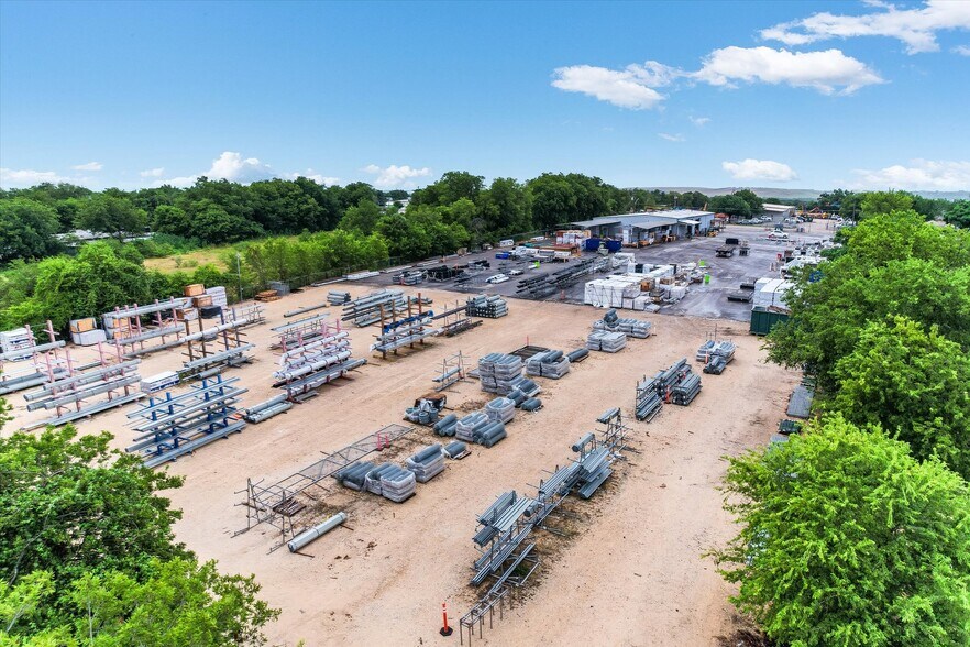 More Photos Of 9520 Brown Ln, Austin Warehouse For Lease