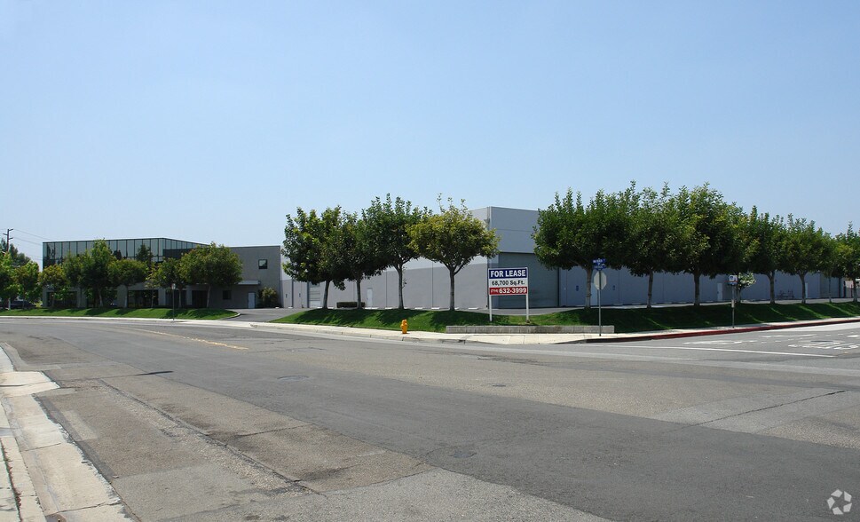 More Photos Of 3999 E La Palma Ave, Anaheim Warehouse For Sale