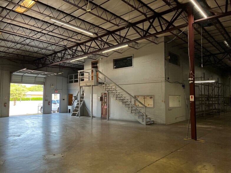 More Photos Of 1190 Explorer St, Duncanville Light Manufacturing For Sale