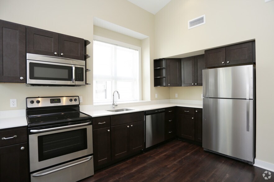 More Photos Of 1059 Wealthy St SE, Grand Rapids Apartments For Lease