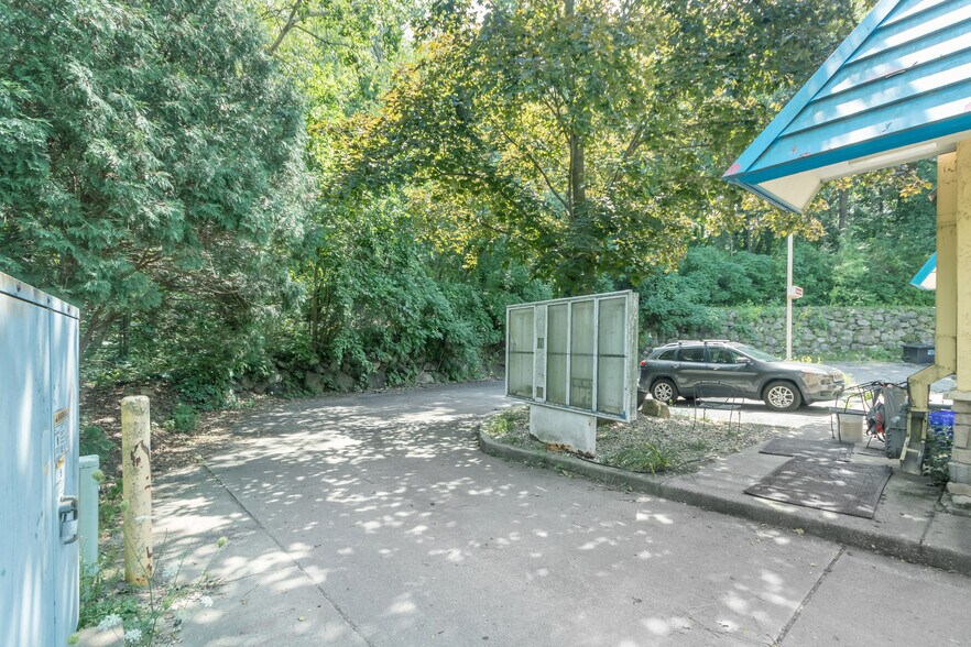 More Photos Of 6115 US Highway 51, McFarland Fast Food For Sale