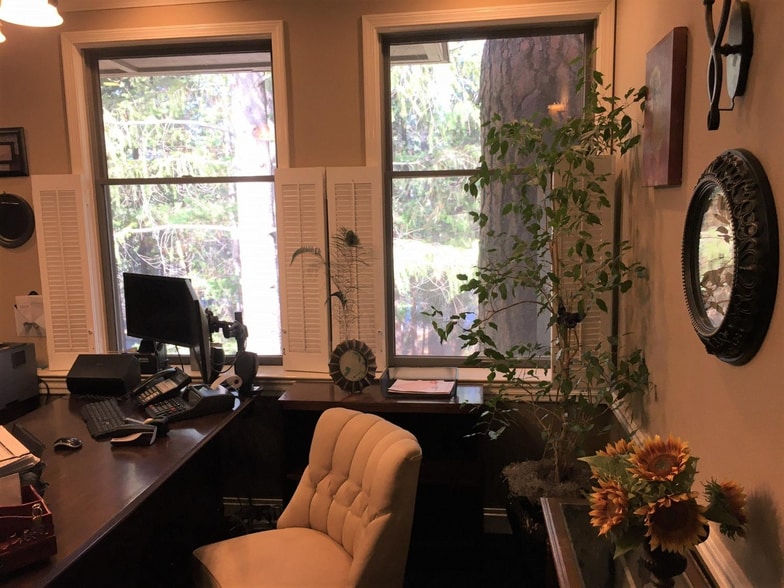 More Photos Of 565 Brunswick Rd, Grass Valley Office For Sale