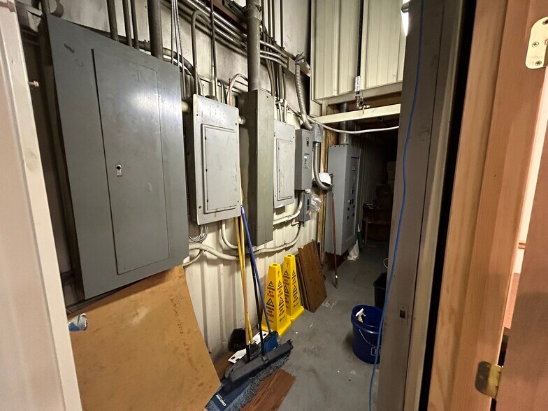 More Photos Of 198 George St, Beckley Research And Development For Lease