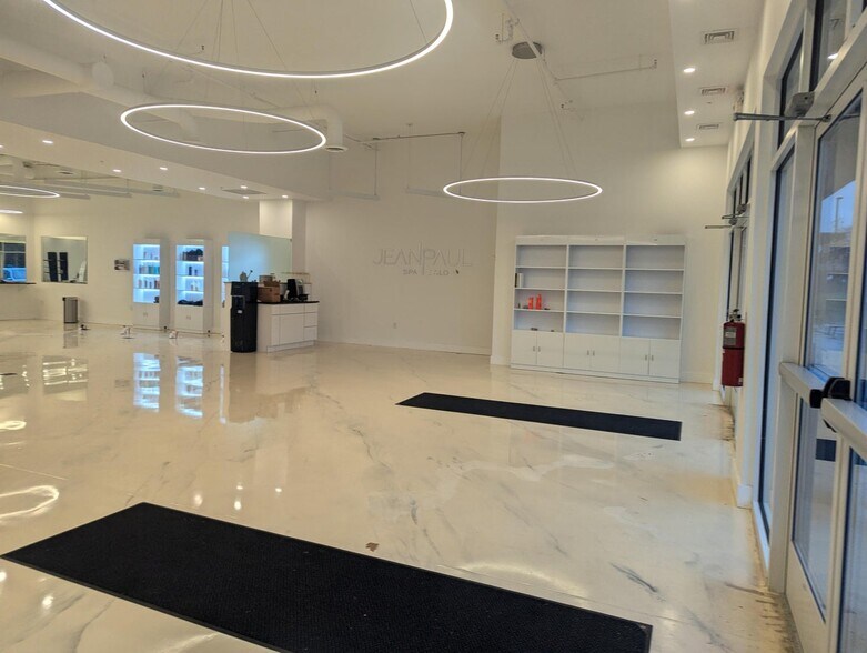 More Photos Of 16 N Greenbush Rd, Troy Freestanding For Lease