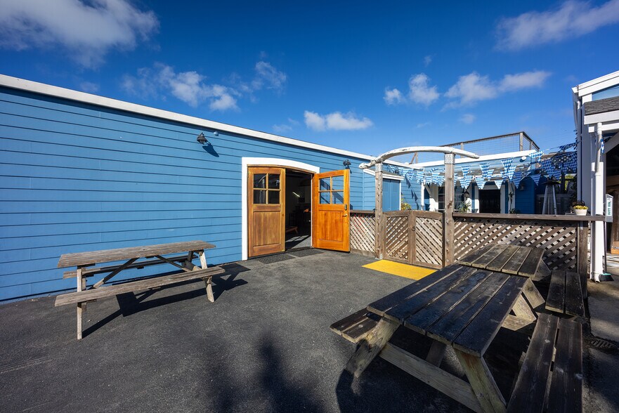 More Photos Of 313-323 Princeton Ave, Half Moon Bay Service For Lease