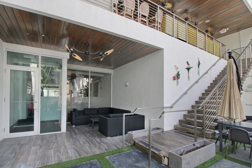 More Photos Of 1542 Washington Ave, Miami Beach Restaurant For Sale