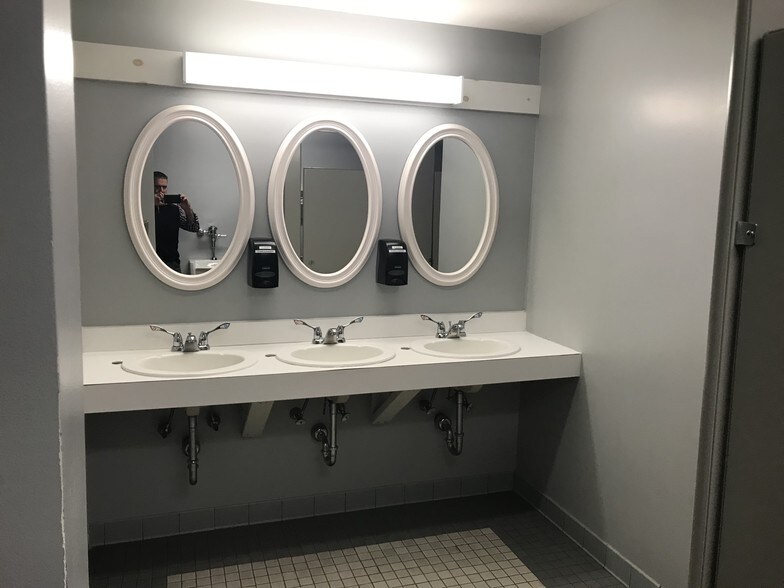 More Photos Of 113 Technology Dr, Brattleboro Office For Lease