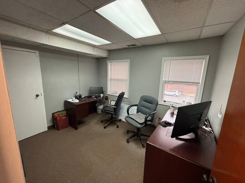 More Photos Of 4248-4250 Chain Bridge Rd, Fairfax Medical For Lease